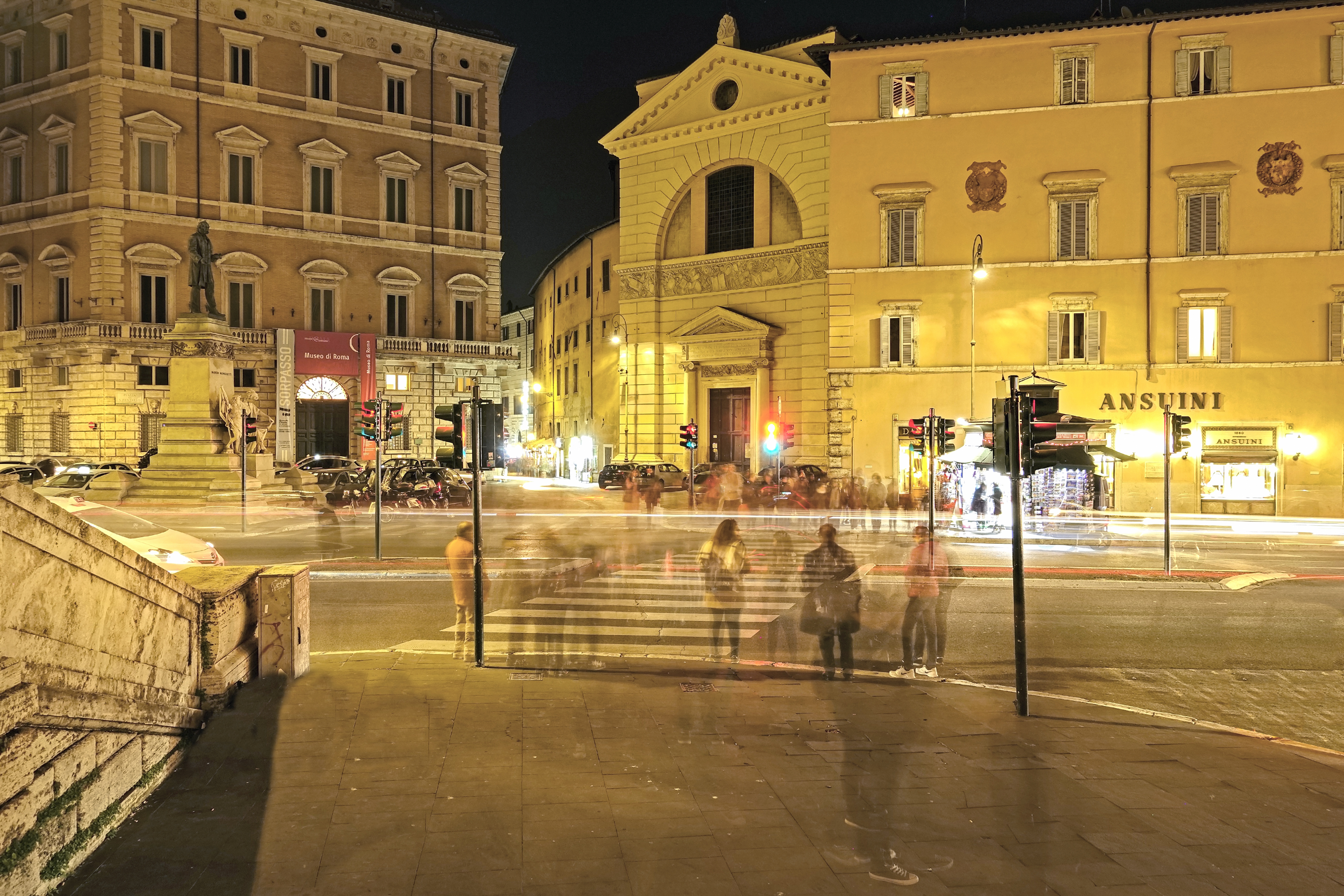 Anime vaganti a Corso Vittorio di lugiube