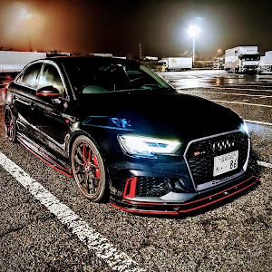 RS3 セダン