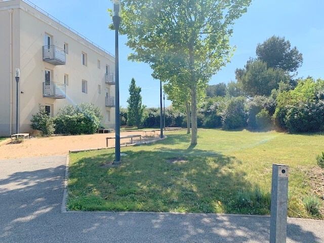 Location  appartement 3 pièces 67 m² à Aix-en-Provence (13090), 1 200 €