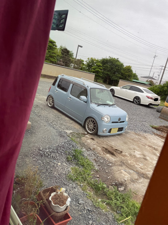 ミラココアの後ろからのスタイル・車高チョイ下げ・念願のリア被り・可愛いお尻に関するカスタム事例の投稿画像2枚目