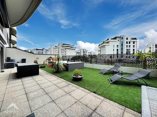 Apartment with terrace 1