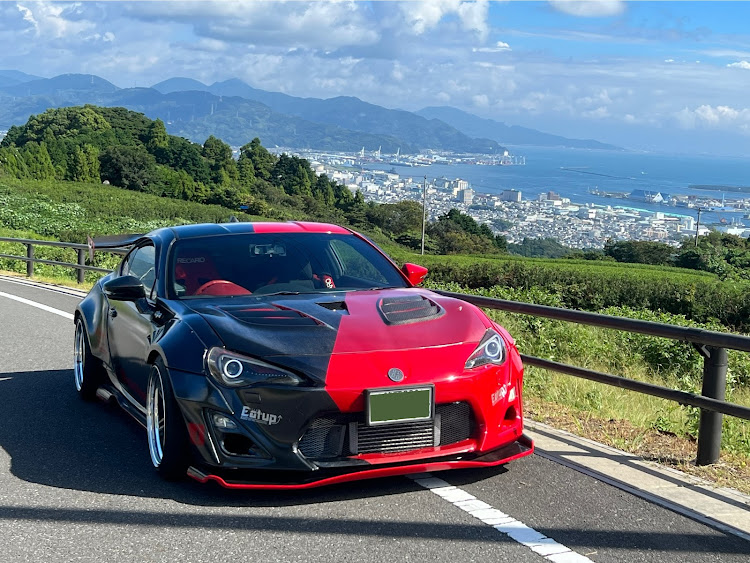86のEat up⤴️・ロケットバニー86・やっぱりお尻は大事・斜めカラー・日本平に関するカスタム事例の投稿画像1枚目