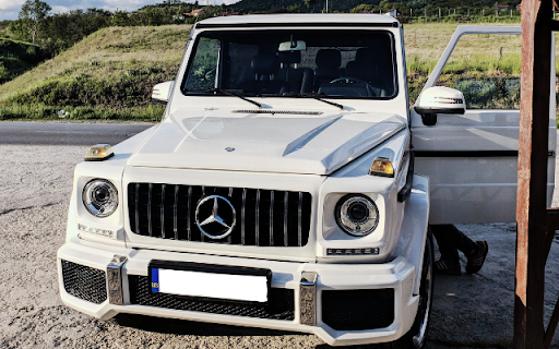 Unmatched Rugged Luxury: Mercedes-Benz G-Class Preview 1