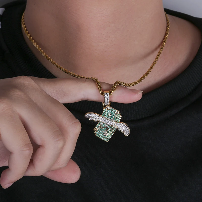 Pendant slightly inlaid with zircon necklace