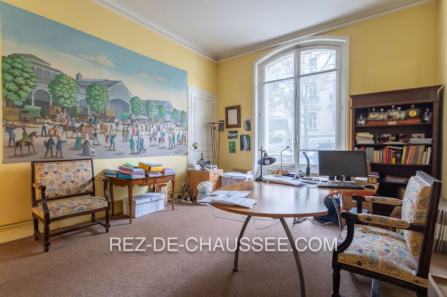 Location  locaux professionnels 3 pièces 74 m² à Paris 16ème (75016), 4 520 €