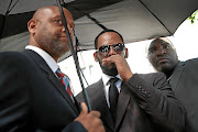 Prosecutor calls R. Kelly a 'predator' as sex abuse trial, testimony begin. File photo. 
