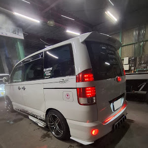 ノア AZR60G