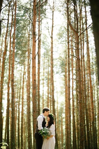 Fotógrafo de casamento Yuliya Shishenko (yanvarskya). Foto de 23 de agosto 2017