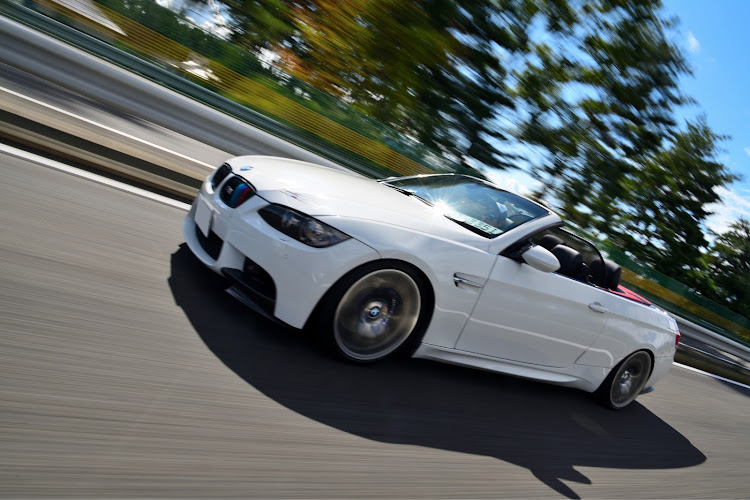 335i Cabrioletのbmw・ローリングショット・イルカ🐬クラブ・イルカ🐬ツーリング・走行写真に関するカスタム事例の投稿画像2枚目