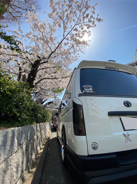 ハイエースバンのシャコタン風・桜とコラボ・桜と愛車・土日お休みに関するカスタム事例の投稿画像8枚目