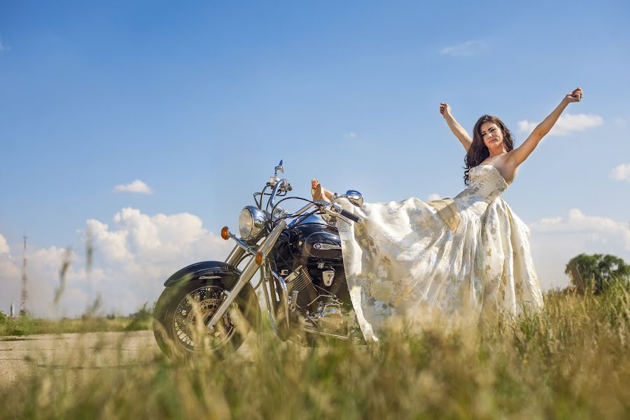 Fotógrafo de casamento Elena Cosma (elenacosma). Foto de 27 de junho 2014