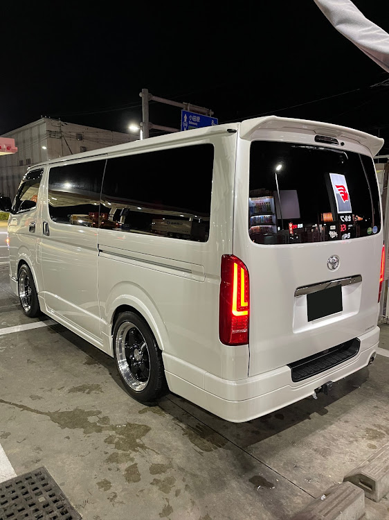 ハイエースバンの#オイル交換・#ハイエース５型・#タイヤガーデン小田原・#洗車・車高下げたい欲に関するカスタム事例の投稿画像3枚目