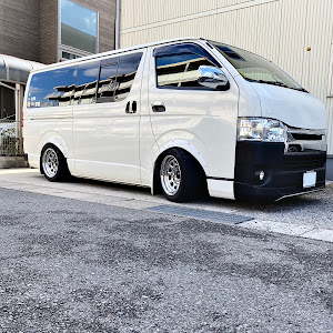 ハイエースバン TRH200V