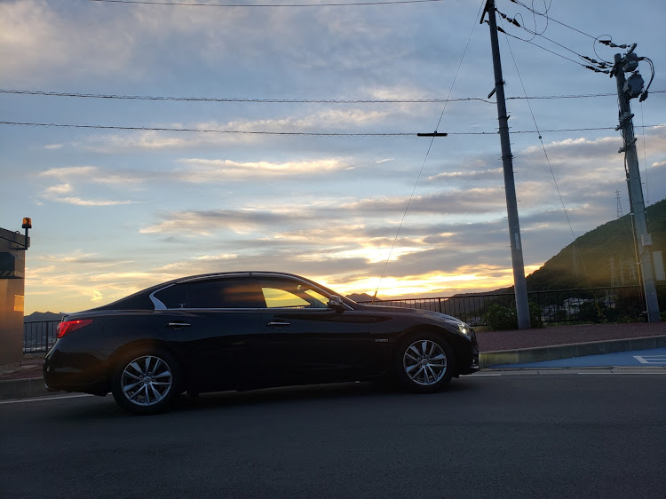 スカイラインのドライブ・夕日と愛車・飯テロに関するカスタム事例の投稿画像1枚目