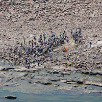 Cremazione. Omkareshwar, MP, Mother India. di 