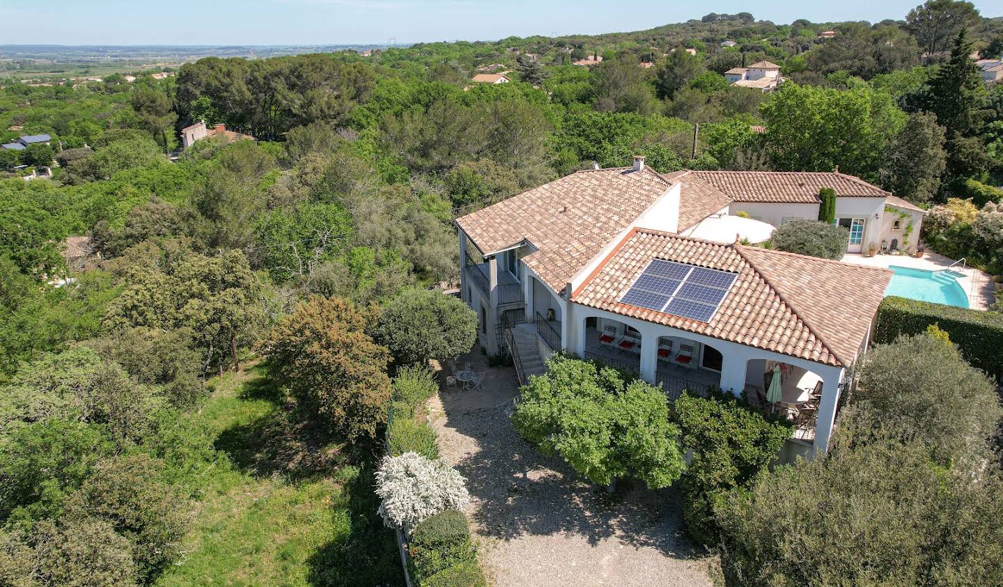 Propriété avec piscine et jardin Uzès