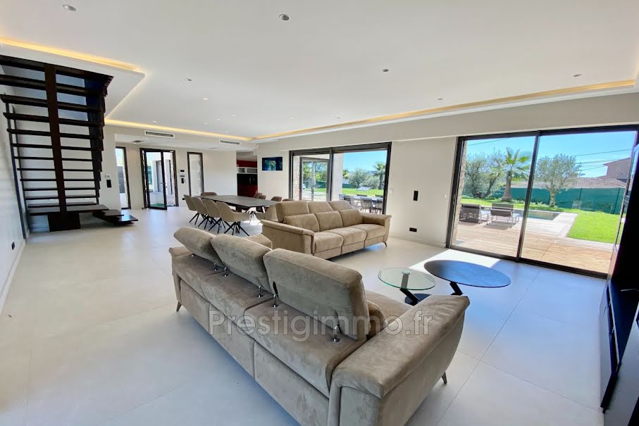 Location meublée maison 6 pièces 412 m² à Mougins (06250), 9 500 €