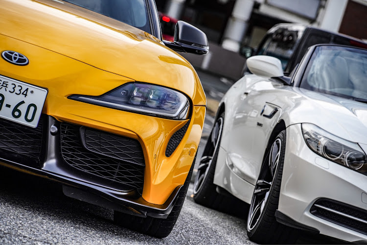 スープラのGRスープラ・z4・Z4ロードスター・コラボ撮影・車真に関するカスタム事例の投稿画像1枚目