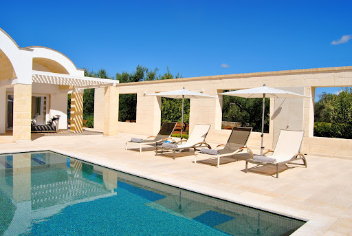 House with pool 4