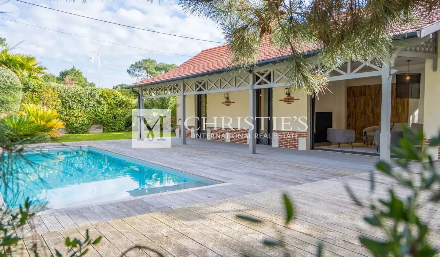 House with pool and garden Pyla sur mer