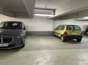 parking à Paris 18ème (75)