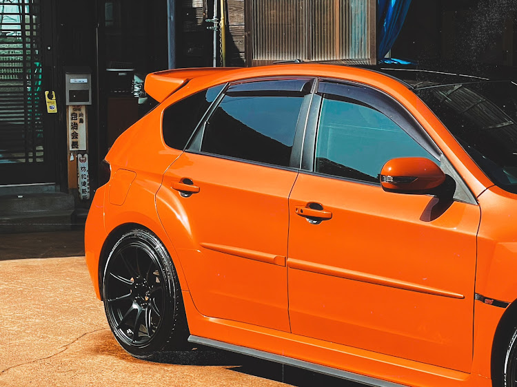 インプレッサ ハッチバックのインプレッサWRXSTI・スバル・WRX STI・愛車の横顔に関するカスタム事例の投稿画像2枚目