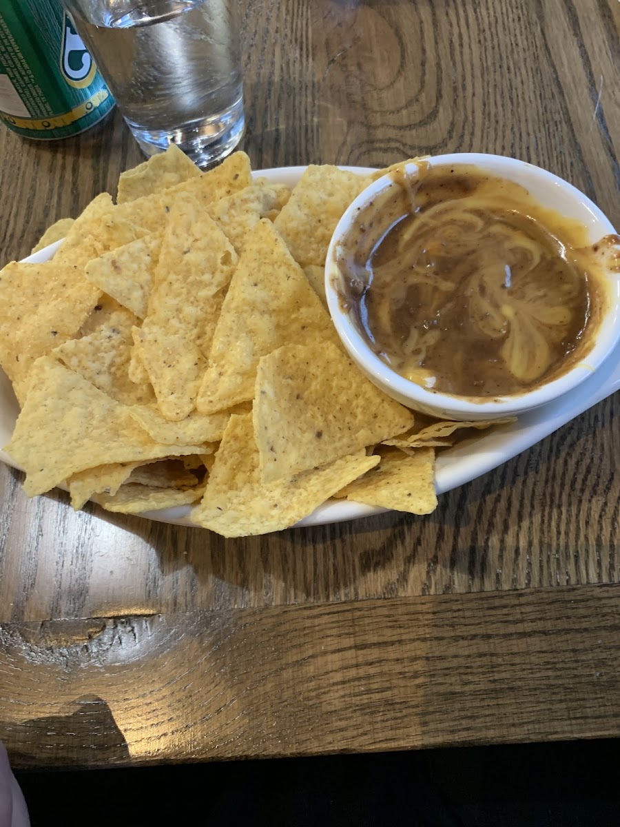 This is what the chili queso looked like. I barely ate it 🤮