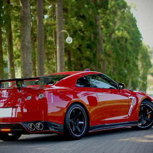 NISSAN GT-R