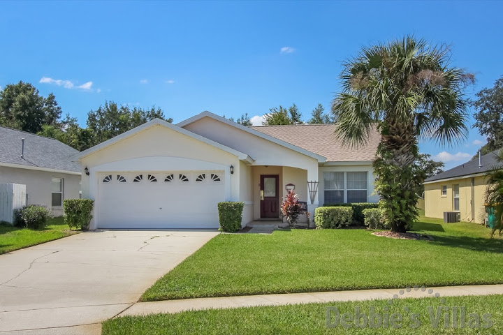 Orlando villa close to Disney, secluded west-facing pool, conservation view, games room