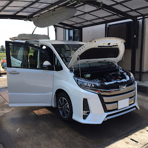 ノア ZRR80W