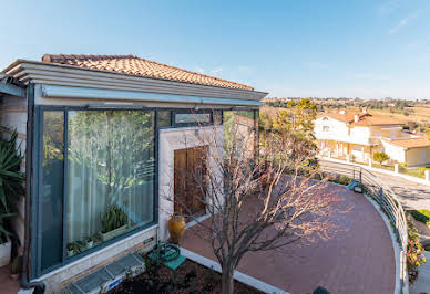 Maison contemporaine avec jardin et terrasse 5