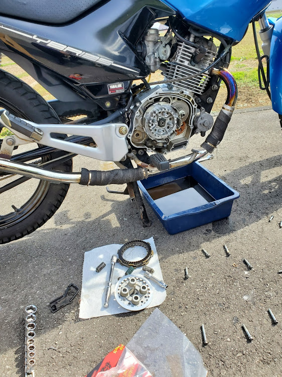 もっつぁれらさんが投稿したYBR125K・クラッチ交換完了に関するカスタム事例の投稿画像1枚目