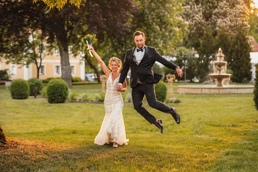 Fotógrafo de casamento Krzysia Kowerczuk (krfoto). Foto de 30 de novembro 2023