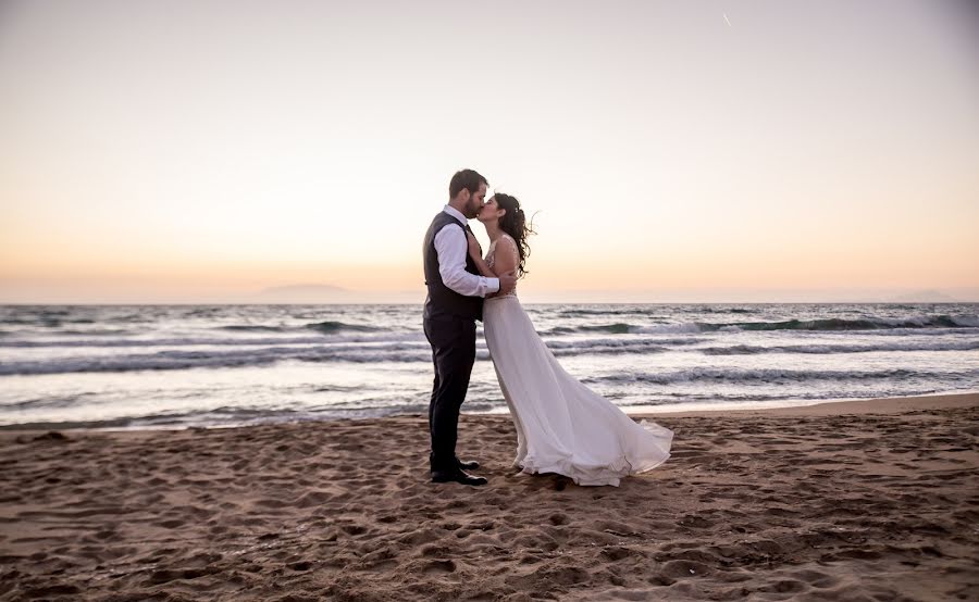 Fotografo di matrimoni Viki Theofili (stheofili). Foto del 18 marzo 2019
