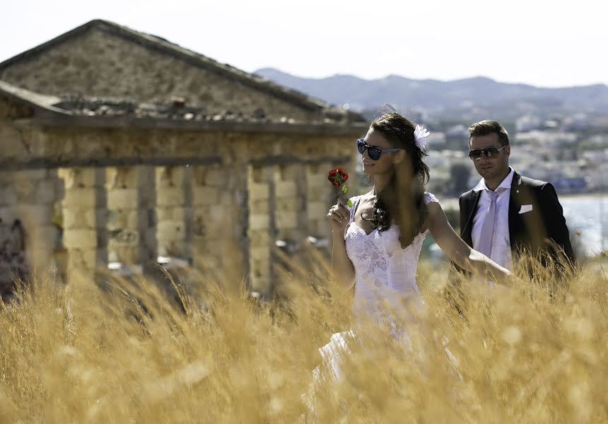 Fotógrafo de casamento Giorgos Papanikolaou (papanikolaou). Foto de 1 de fevereiro 2014