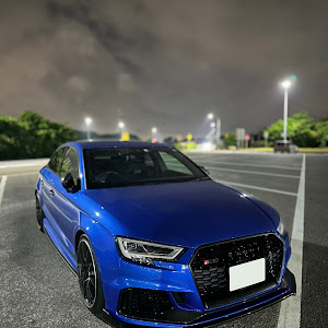 RS3 セダン