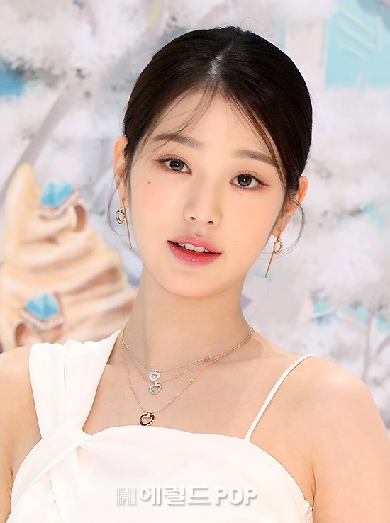 IVE's Wonyoung Earns Praise For Wearing Traditional Korean Jewelry During  Paris Fashion Week - Koreaboo