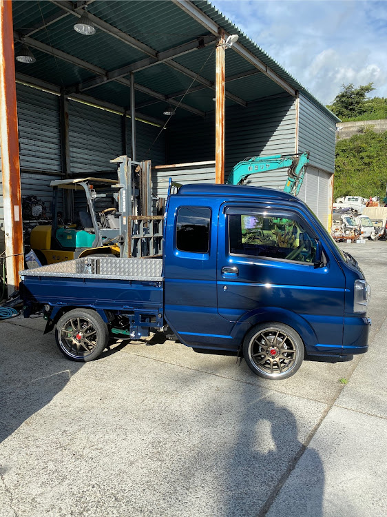 キャリイトラックのDIY・荷台アオリカバー・アルミ縞板・鳥居取り付けに関するカスタム事例の投稿画像10枚目