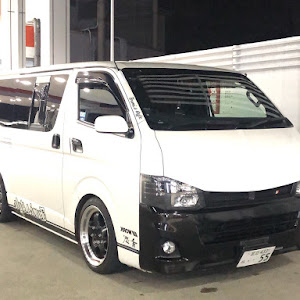 ハイエースバン TRH200V