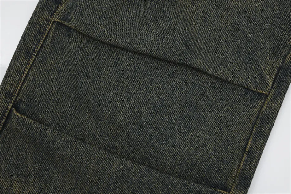 Jeans da lavoro multitasche da uomo. Resistenti e pratici, ideali per professionisti che necessitano spazio e durabilità sul lavoro.