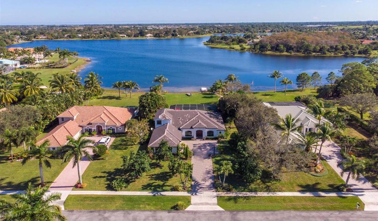 House with pool Lake Worth