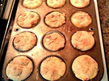 Peach Cobbler Muffins