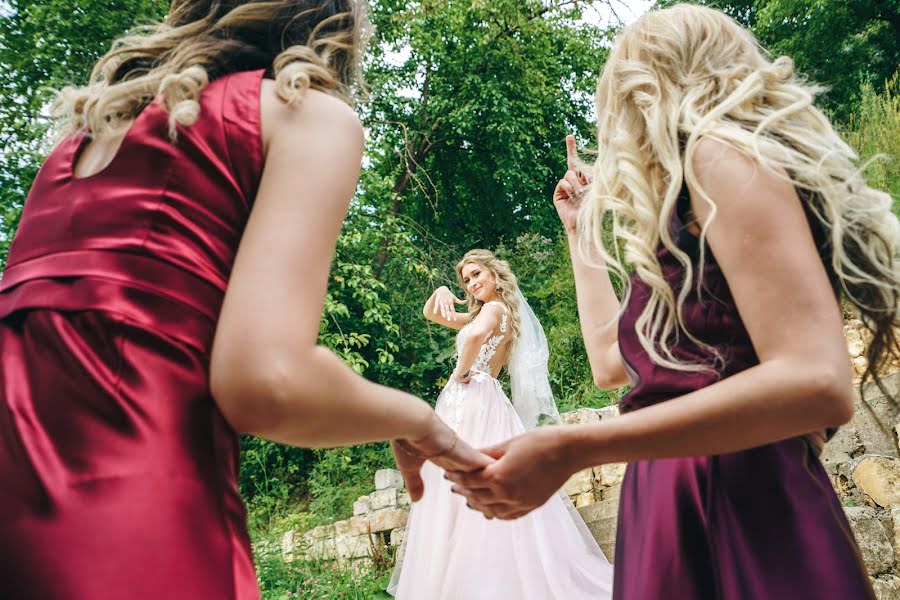 Fotógrafo de casamento Anastasiya Lebedikova (lebedik). Foto de 17 de julho 2018