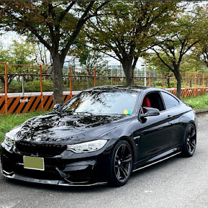 M4 クーペ F82