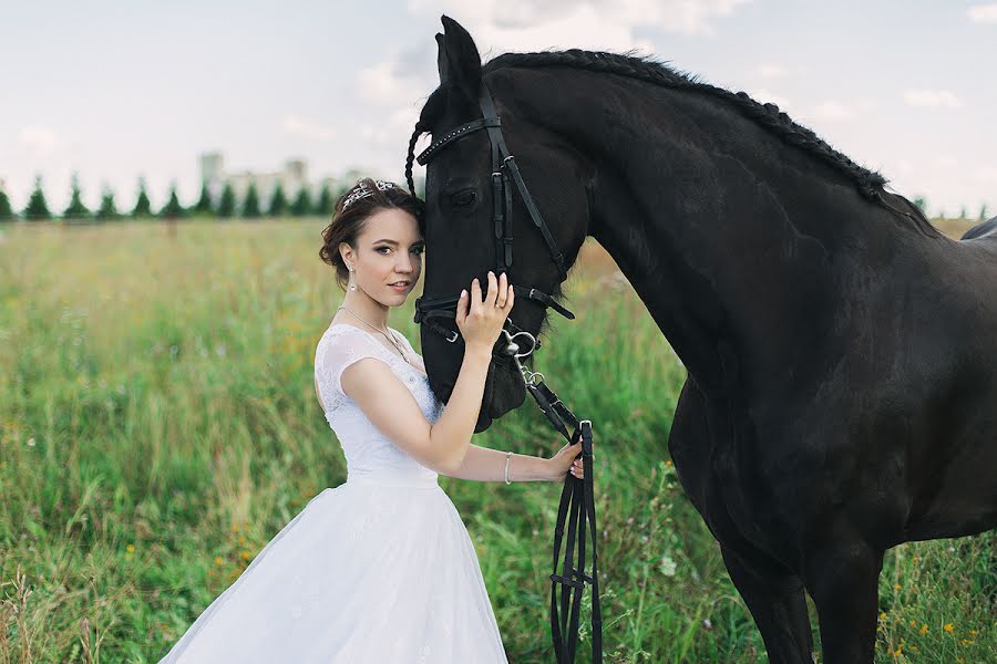 Wedding photographer Darya Zuykova (zuikova). Photo of 15 October 2017