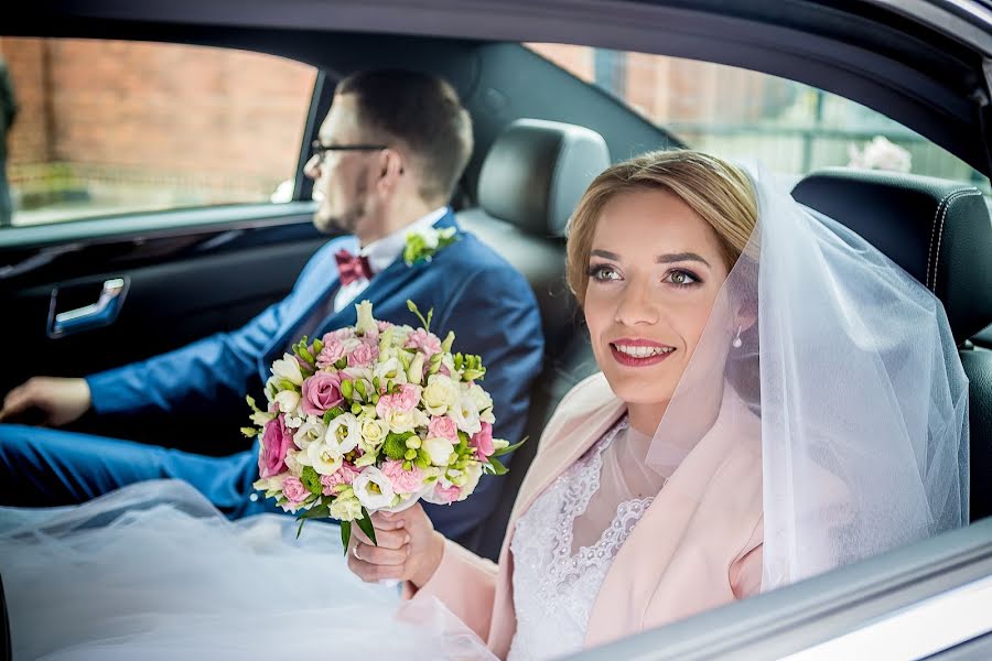 Fotografo di matrimoni Sylwia Dziadoń (sylwiadz). Foto del 10 marzo 2020