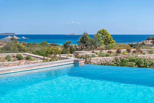 Villa avec piscine en bord de mer