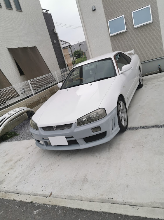スカイラインのスカイライン乗りと繋がりたい・ER34 25GT-V・SKYLINE・素人塗装に関するカスタム事例の投稿画像1枚目