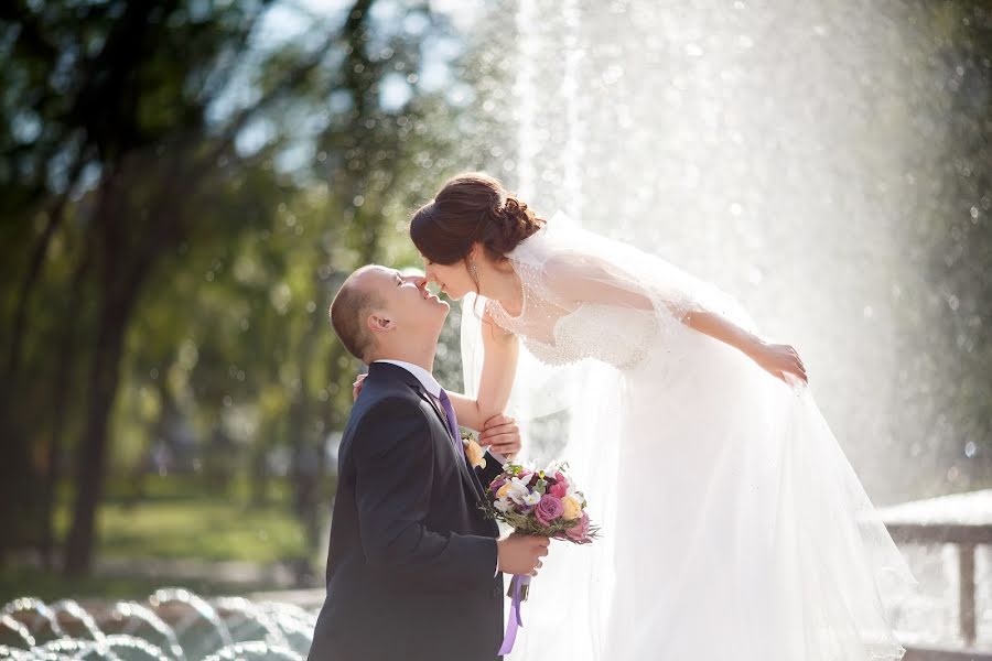 Fotógrafo de casamento Anna Bekhovskaya (bekhovskaya). Foto de 27 de outubro 2015