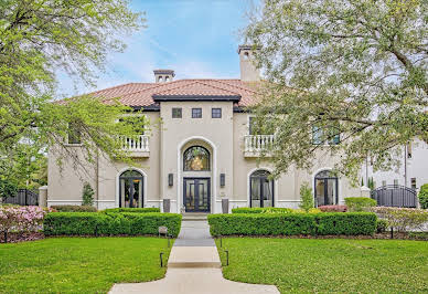 House with pool 2